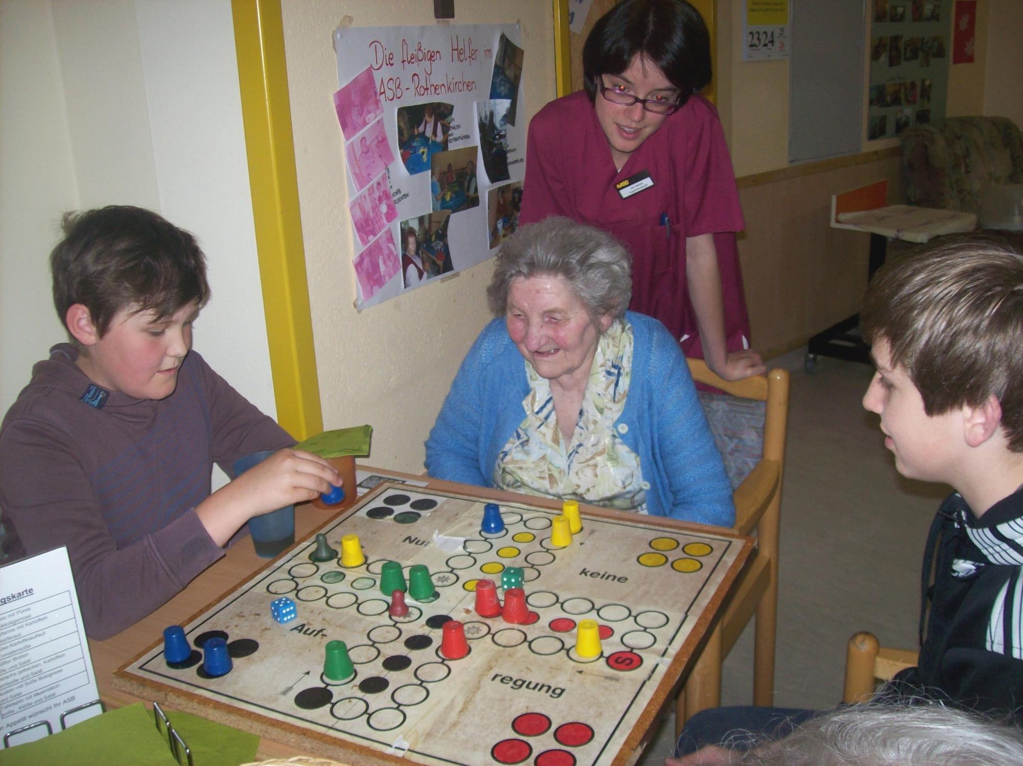 Firmlinge im ASB-Altenheim